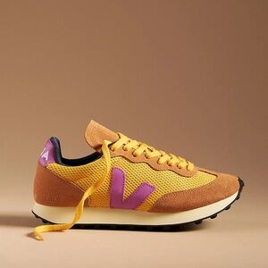 NWOT Veja Rio Branco Sneakers Size 8